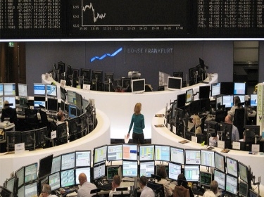 الأسهم الأوروبية توقف موجة الخسائر وسهم رولز رويس يهبط
