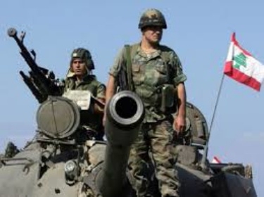 جرح عسكريين لبنانيين.. الجيش يحاصر بؤراً إرهابية داخل الأسواق في مدينة طرابلس