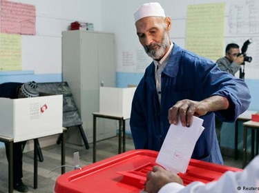 بمشاركة مختلف التيارات السياسية.. بدء الانتخابات البرلمانية في تونس