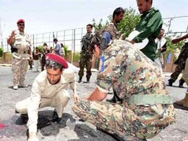 مقتل ضابط وجندي يمنيين برصاص إرهابيين من 