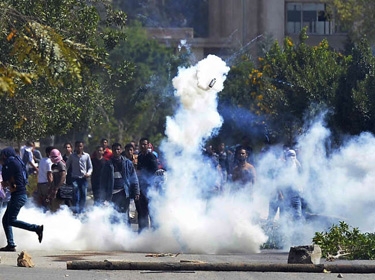 الشرطة المغربية تفرق مظاهرة طلابية بالقوة
