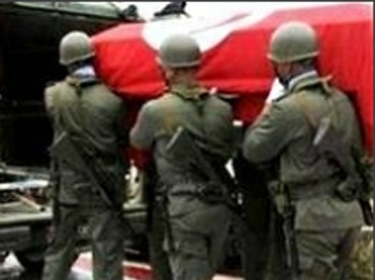 تونس.. مقتل جندي في ثكنة عسكرية بهجوم إرهابي