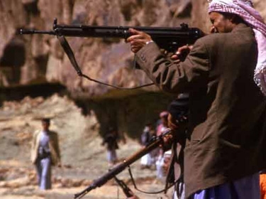 اغتيال مسؤول بوزارة الداخلية اليمنية واشتباكات مع الإرهابيين في مديرية أرحب