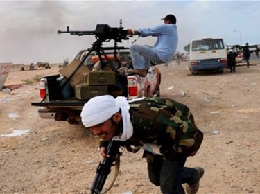  11 قتيلا وعشرات الجرحى بمواجهات بين الجيش الليبي وإرهابيين في بنغازي