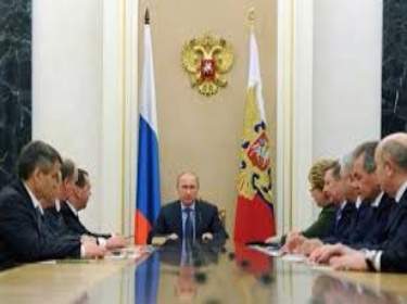 بوتين يبحث تأثيرات الوضع في اليمن مع أعضاء مجلس الأمن الروسي
