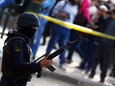 مصر.. إصابة 8 أشخاص في انفجار قنبلة قرب جامعة القاهرة