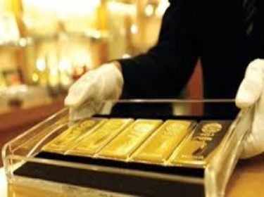  الذهب يتراجع عالمياً بعد صعود الدولار