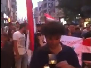 بالفيديو..أهالي لواء اسكندرون يخرجون بمظاهرة دعم للشعب والقائد والجيش في سوريا