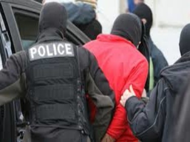 اعتقال ضابط تونسي متقاعد لضلوعه بتسفير إرهابيين إلى سورية  