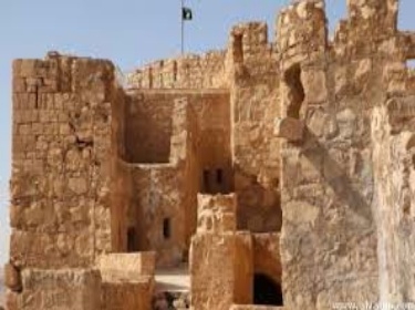 إرهابيو داعش يدخلون متحف تدمر ويدمرون عددا من المجسمات الحديثة