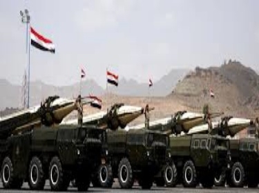 الجيش اليمني يمطر مطار نجران بأكثر من 50 صاروخاً ويخرجه من الخدمة