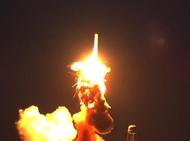 انفجار صاروخ فضاء أمريكي بعد دقائق من انطلاقه في ولاية فلوريدا