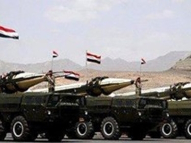 القوات اليمنية تقصف قاعدة السليل بصاروخ سكود وتقتحم معسكر الربوعة في ظهران عسير