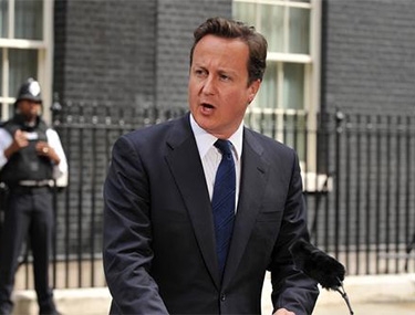 رئيس الوزراء البريطاني يهدد بضرب الإرهابيين في ليبيا وسورية