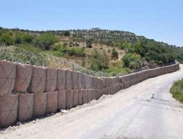 تركيا تبدأ ببناء جدار فاصل مع سورية مضاد للصواريخ