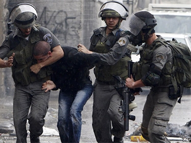 قوات الاحتلال الإسرائيلي تعتقل 17 فلسطينيا في الضفة الغربية