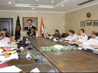 وزير الداخلية يطالب ضباط المرور بعدم التهاون في تطبيق القانون