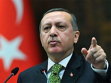 أردوغان يصادق على تشكيلة حكومة تصريف أعمال برئاسة داود أوغلو