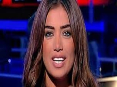 مذيعة الأخبار اللبنانية جيسكا تنفي وجود علاقة حب مع كاظم الساهر