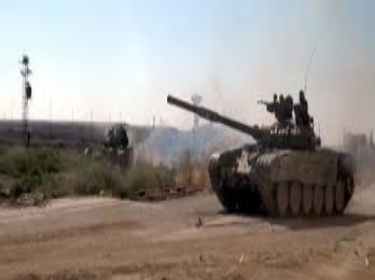 الجيش يدمر 3 سيارات ومدفعا ثقيلا لإرهابيي داعش في محيط مطار دير الزور