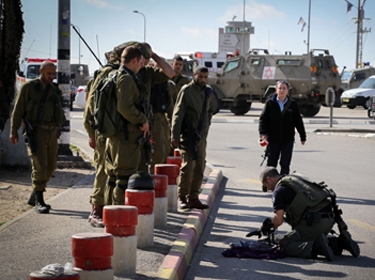 القوات الصهيونية تقتل شاباً فلسطينياً بتهمة طعن مستوطنين في القدس المحتلة