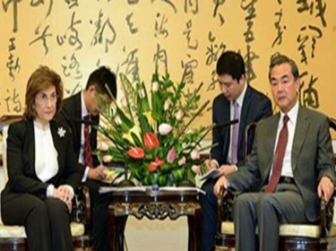  شعبان تلتقي وزير الخارجية الصيني في بكين