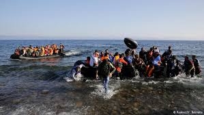 مصرع 6 أطفال غرقا بانقلاب زورقين للمهاجرين قبالة الساحل التركي  