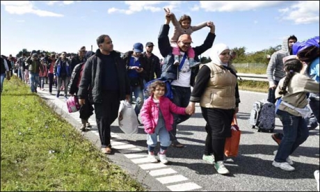 فرنسا: اوروبا لا تستطيع استقبال كل المهاجرين وتدعو «الخليج» لاستقبال اللاجئين السوريين
