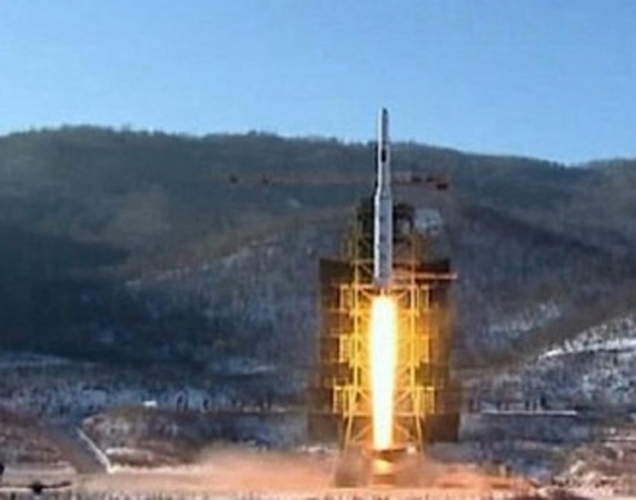 كوريا الشمالية تطلق صاروخ بعيد المدى وواشنطن تهدد