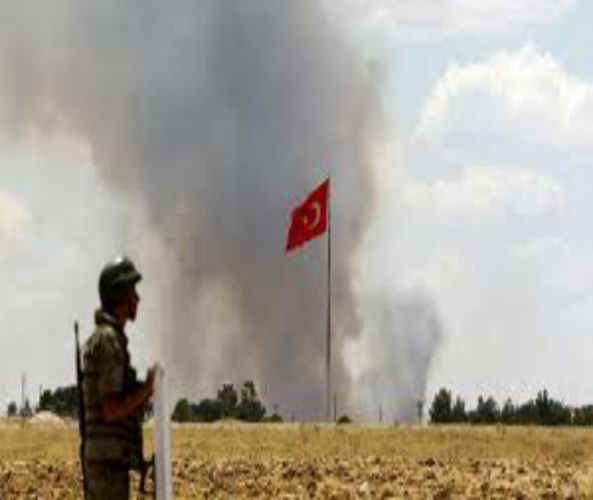 تركيا تقصف مواقع للأكراد والجيش السوري شمال سورية وواشنطن تطالبها بوقف القصف
