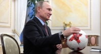 بوتين فخور بفريق بلاده لكرة القدم رغم هزيمته أمام كرواتيا 