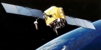 روسيا تصنع جهاز قادر على سحب الأقمار الصناعية الروسية التي إنتهى عمرها ورميها في الغلاف الجوي