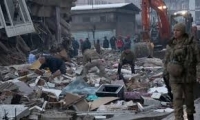 ارتفاع حصيلة ضحايا زلزال تركيا إلى 2921 والإصابات إلى 15834