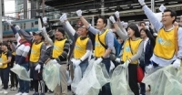 بطولة دولية لجمع القمامة في اليابان