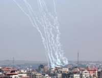 المقاومة تطلق 50 صاروخاً من المناطق التي انسحب منها الاحتلال وإعلام العدو يستنكر من دعوة المستوطنين للعودة