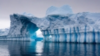 العلماء الروس: ذوبان الأنهار الجليدية في القطب الجنوبي يسبب انبعاث الميثان من الطحالب القديمة