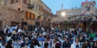 الرئيس الأسد والسيدة الأولى يشاركان في إفطار جماعي بالمدينة القديمة في طرطوس