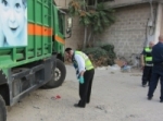 بريطانيتان تنجوان من أسفل عجلات حافلة وزنها 35 طنا