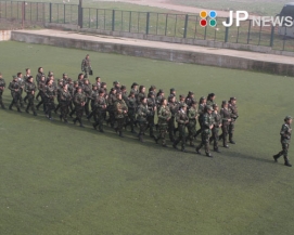 جولة ميدانية لـ جهينة نيوز  يوم الاحد 10-2-2013 : نساء سوريات ضمن تشكيلات  الدفاع الوطني في حمص  