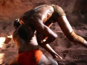 مصارعة الوحل : رياضة الفقراء في الهند 