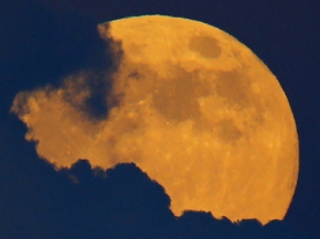 القمر العملاق الثالث والأخير عام 2014