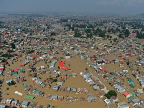 فيضانات عارمة في الهند وباكستان 