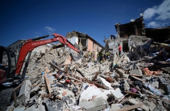 دمار هائل جرّاء زلزال وسط إيطاليا