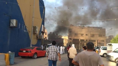 الصور الأولى لإنفجار سيارة مفخخة في القطيف شرق السعودية