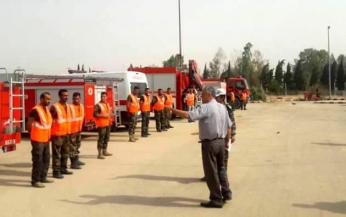 وصول 8 آليات بينها سيارتا اسعاف إلى مدينة دير الزور لدعم مديرية الدفاع المدني