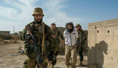 مسلحوا داعش في قبضة رجال الجيش العربي السوري في حويجة قاطع في دير الزور