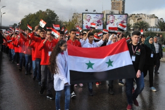 مسير كرنفالي للطلاب المشاركين في التصفيات النهائية للأولمبياد العلمي السوري