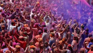 مهرجان ألوان في الهند احتفالا بقدوم الربيع