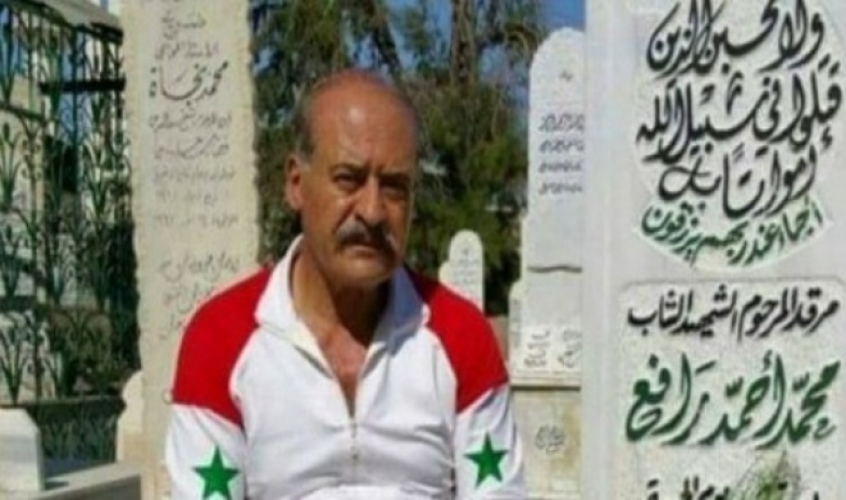 صورة الممثل أحمد رافع بجانب قبر ابنه محمد تُشعل الفيسبوك!