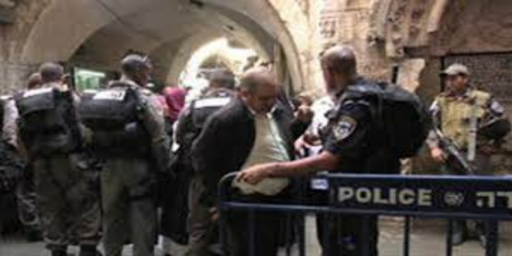 شرطة الاحتلال تمنع الرجال دون 50 عاما من دخول الأقصى